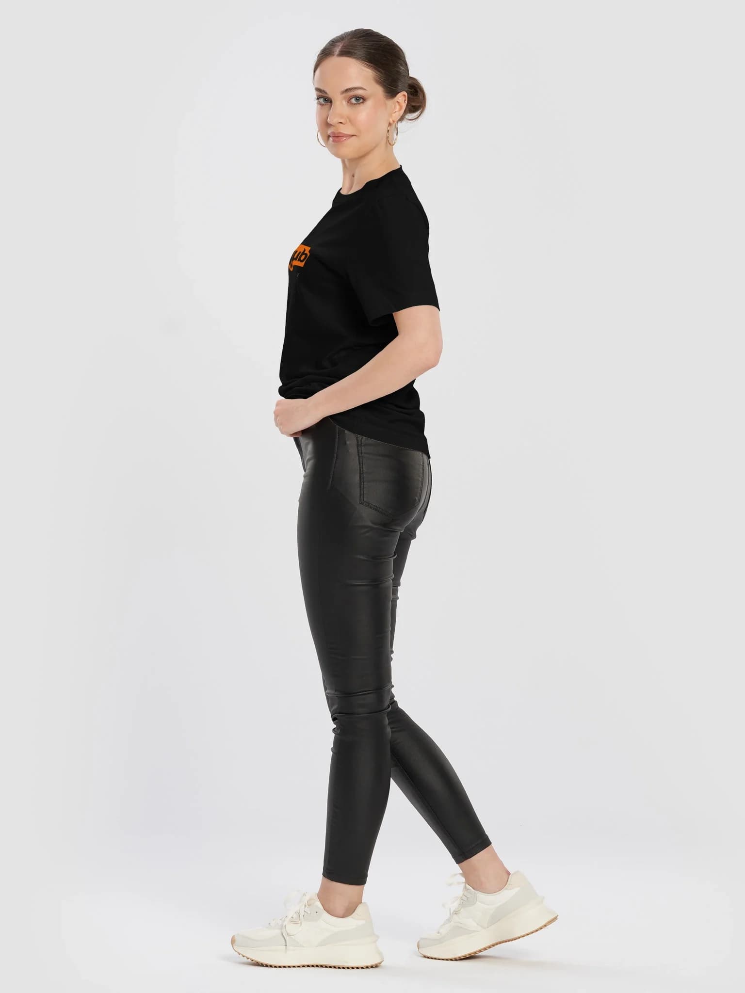 PhinHub Community Tee